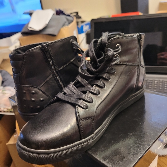 Man's shoes - Picture 6 of 9